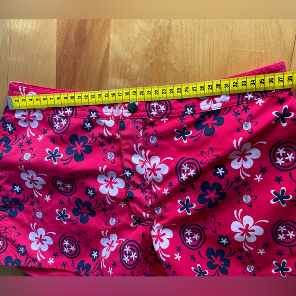 COPY - NWOT Y2K Board Shorts - Picture 12 of 16